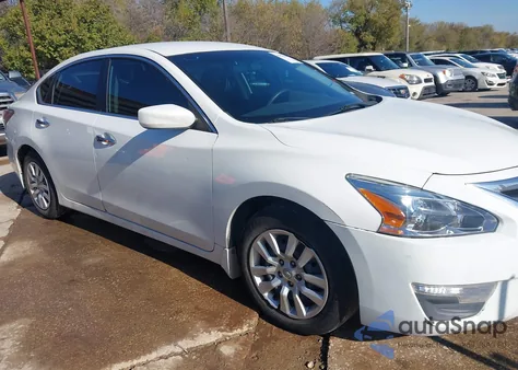 2015 Nissan Altima 2.5 S из США, поврежденный, VIN 1N4AL3AP8FN402987